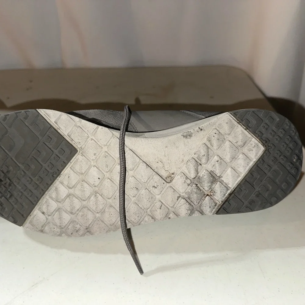 Lacoste Performance Sneakers Grey Mesh & Light Green Accent On Heel Men's Sz 10